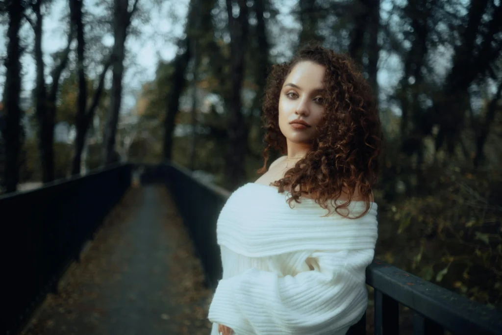 Penteados para Cabelos Cacheados: Dicas e Truques Simples! 10 TrololodeMulher penteados para cabelos cacheados dicas e truques simples!