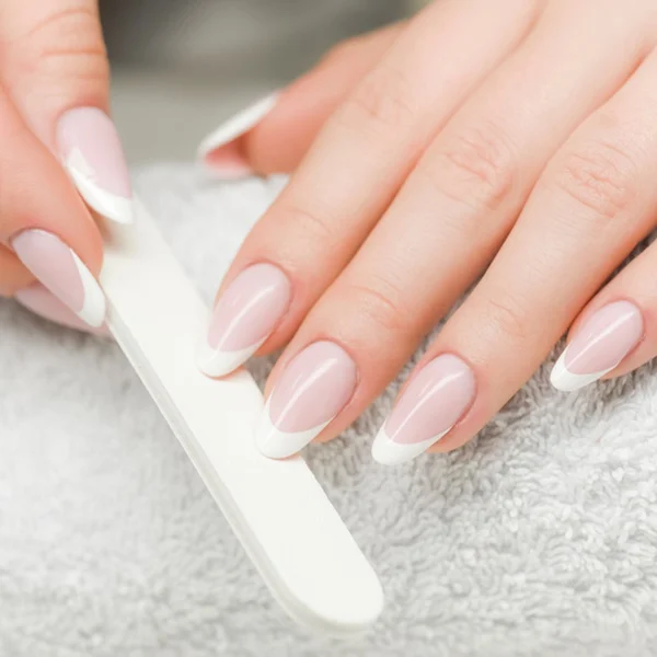 Esmaltes Chiques: Cores do Estilo Old Money em 2026 14 TrololodeMulher esmaltes chiques cores do estilo old money em 2026